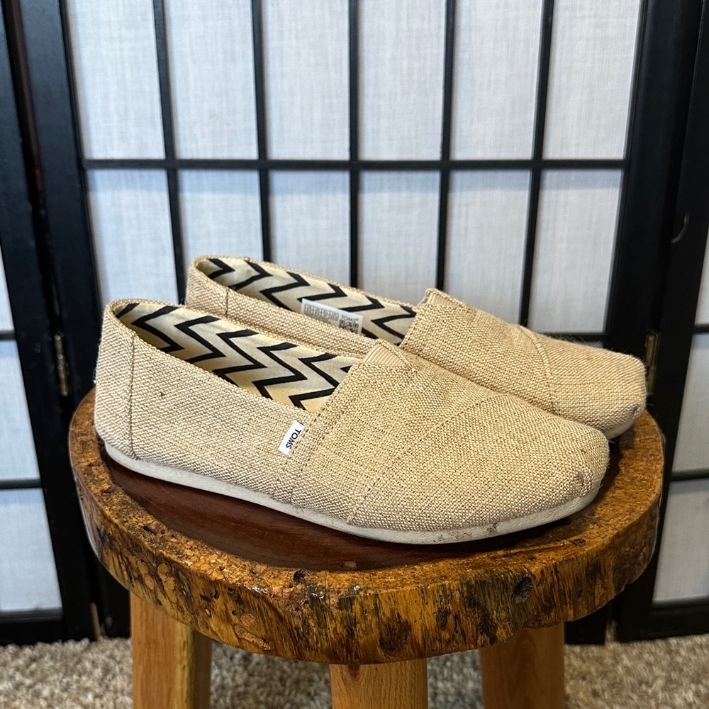 Toms Burlap Natural Slip-On shoes Size 6.5 EUC